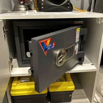 Сейф VALBERG КВАРЦИТ 30 EL