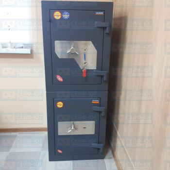 Конструкция из двух сейфов II-го и III-го класса