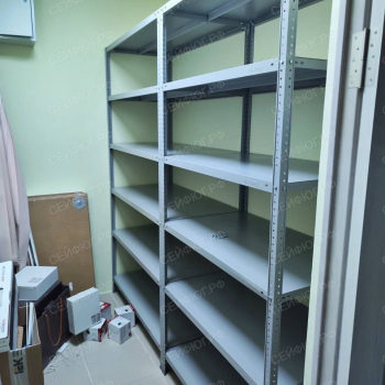 Доставили и собрали стеллажи для подсобных помещений
