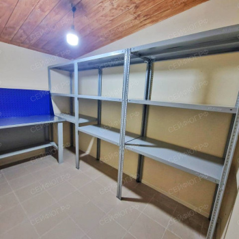 Оборудовали мастерскую клиента слесарным верстаком и стеллажами серии MS STRONG