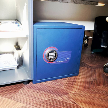 Установили в кабинете клиента сейф МDТВ ES-46.E